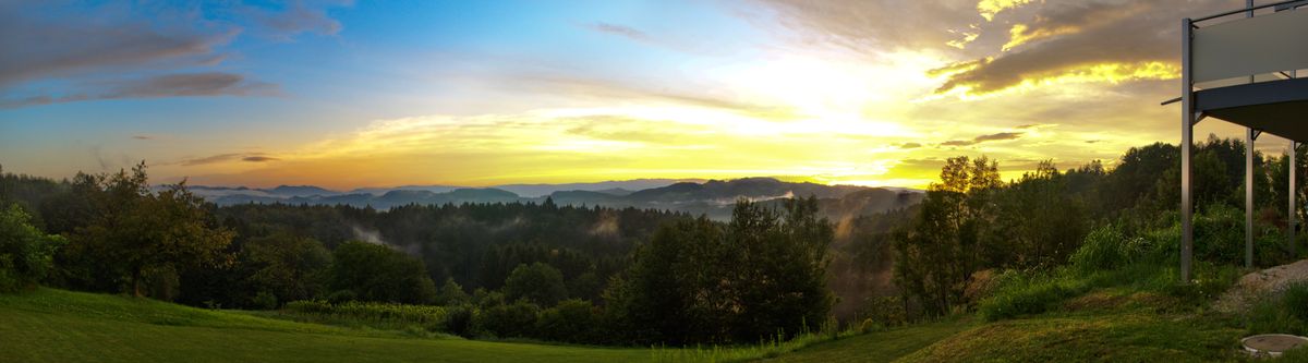 Panorama-Sonnenuntergang aus meinem Garten (: