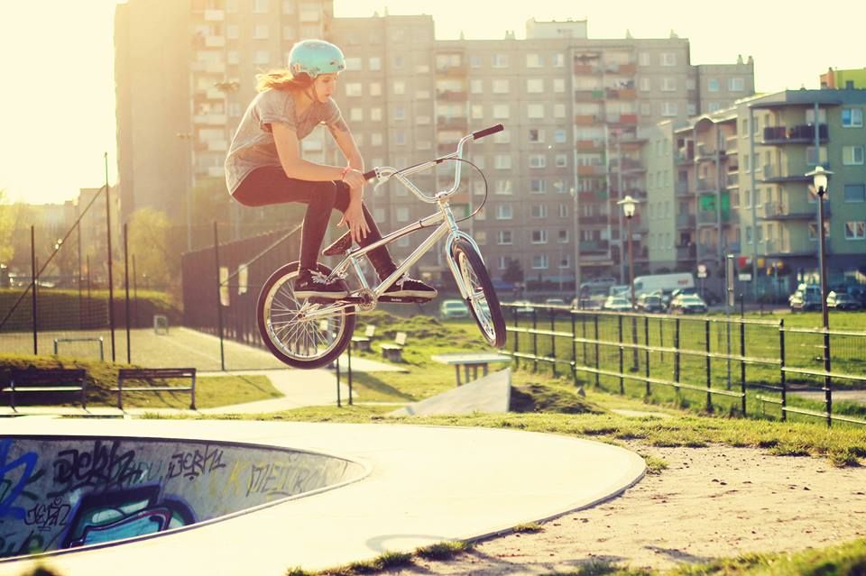 Tobogan na skateparku w Opolu.