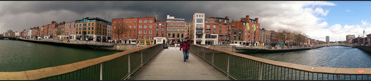 Millenium Bridge , Dublin , Ireland